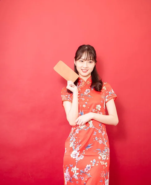 Portret Mooie Jonge Aziatische Vrouw Dragen Traditionele Cheongsam Qipao Jurk — Stockfoto