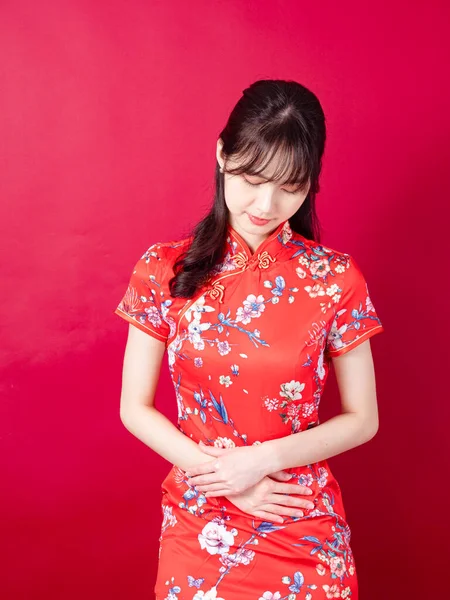 Portret Van Een Jonge Aziatische Vrouw Traditionele Cheongsam Qipao Jurk — Stockfoto