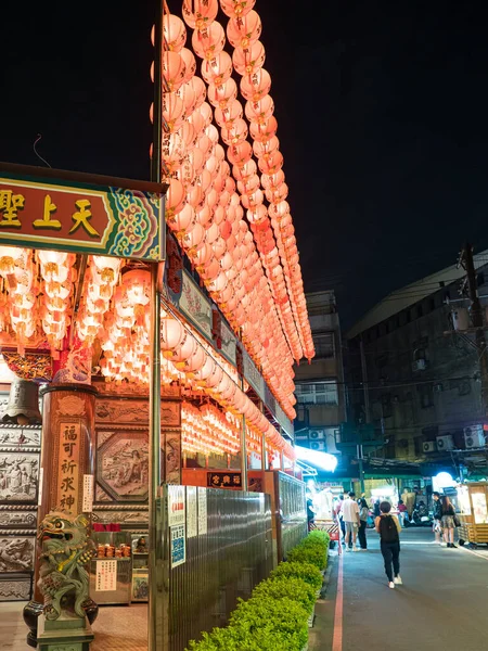 Ліхтарики Китайськими Словами Означають Бога Землі Храмі — стокове фото