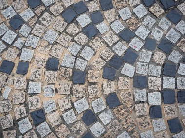 Eski kaldırım taşı yol üst hava aracı görüntüsü