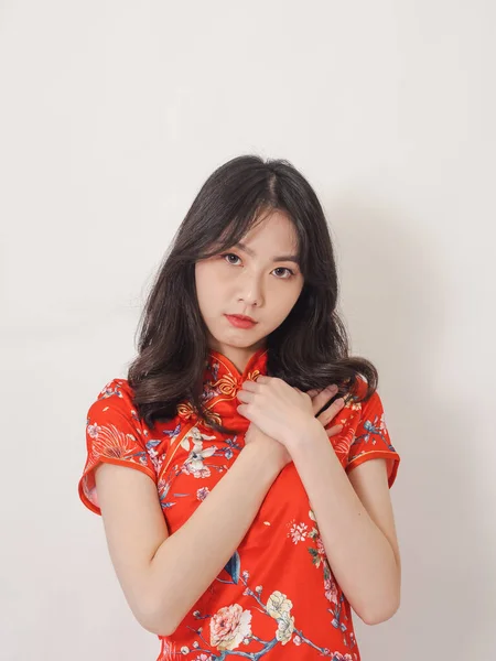 Young Asian Woman Wearing Traditional Cheongsam Qipao Dress Hands Chest — Stockfoto