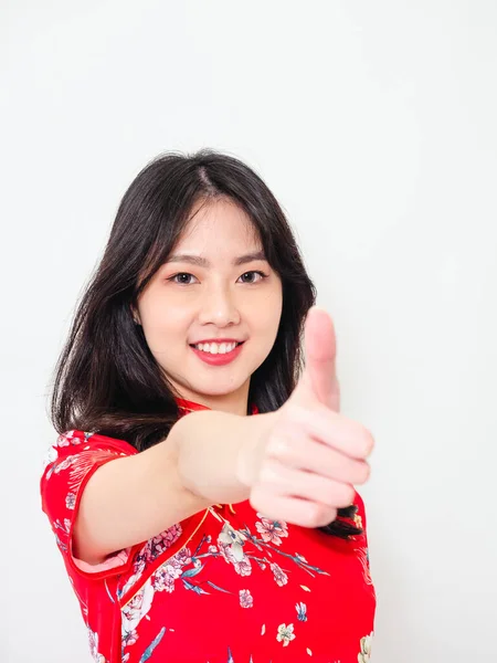 Portrait Young Asian Woman Wearing Traditional Cheongsam Qipao Dress Showing — 스톡 사진