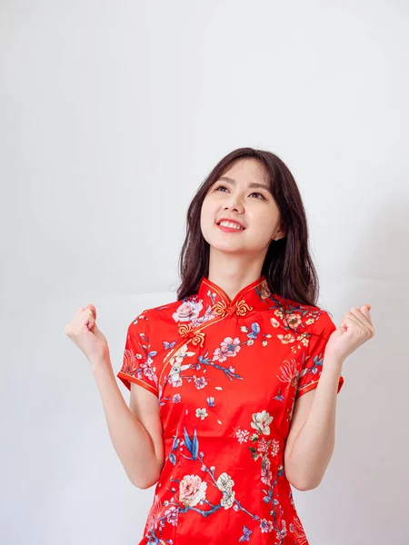 Portrait Young Asian Woman Wearing Traditional Cheongsam Qipao Dress Isolated — Foto Stock