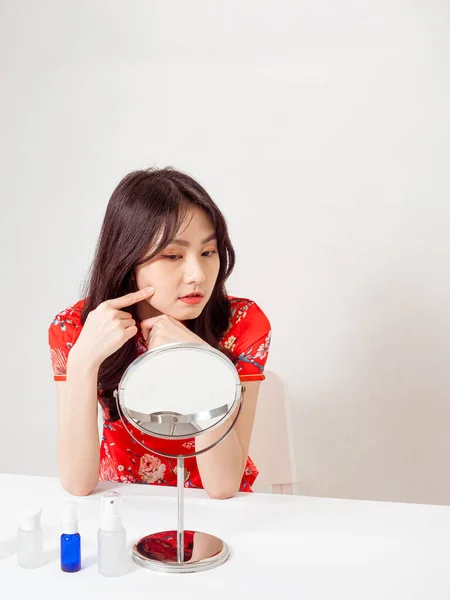 Portret Van Een Jonge Aziatische Vrouw Traditionele Cheongsam Qipao Jurk — Stockfoto