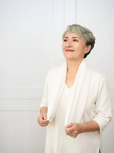 Portrait Mature Aged Asian Woman 50S Towel Home — Stockfoto
