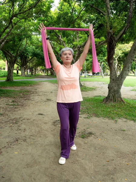 Portrait Mature Asian Woman 60S Wearing Sports Clothing Exercising Elastic — Stock Photo, Image