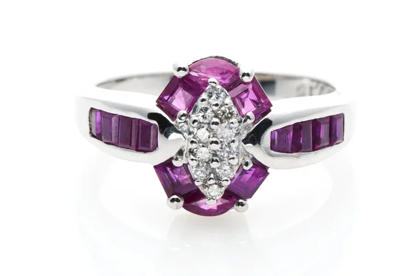 Rubino anello di diamanti — Foto Stock