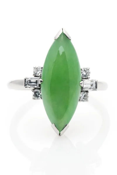 Diamantring aus Jade — Stockfoto
