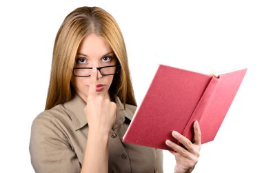 Gözlüklü bir kitap ile güzel bir kadın