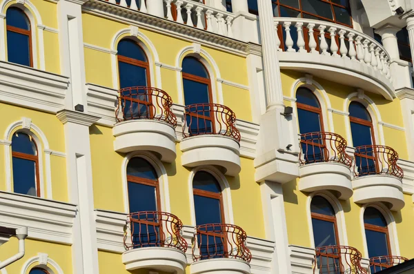 Gele huis — Stockfoto