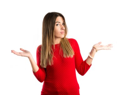 şüpheleri izole beyaz arka plan üzerinde sevimli genç kız