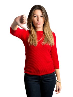 genç kız beyaz arka plan üzerinde kötü bir sinyal gidiyor