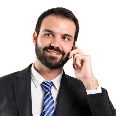 Genç İşadamları için mobil izole arka plan üzerinde konuşuyor.