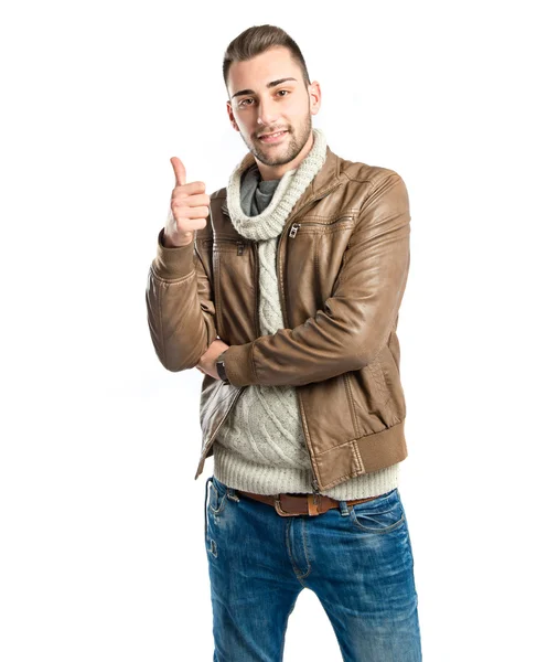 Hombre haciendo un gesto OK sobre fondo blanco aislado — Foto de Stock