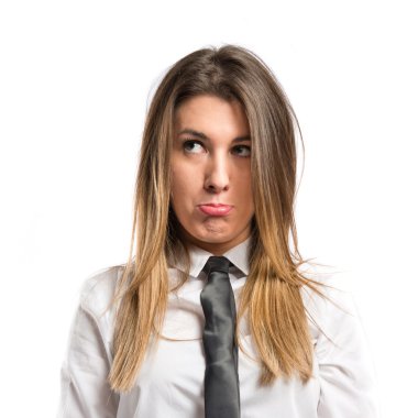 Beyaz arka plan üzerinde izole üzgün genç kız 