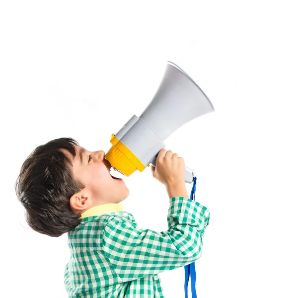 Niño gritando por megáfono sobre fondo blanco —  Fotos de Stock