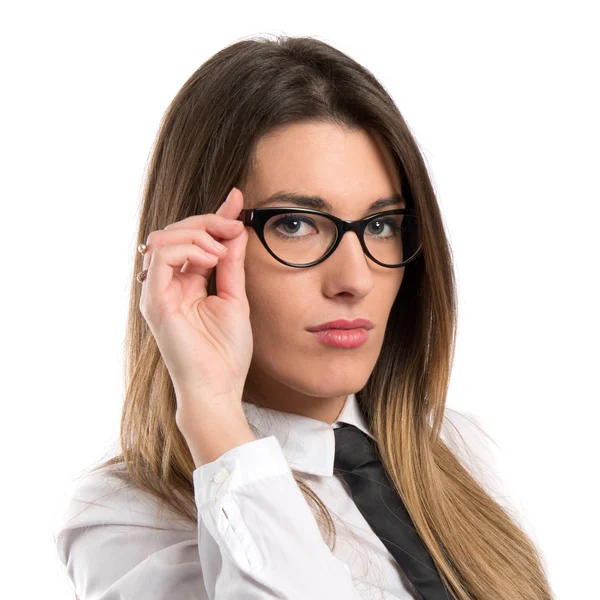 Jeune femme d'affaires avec des lunettes sur fond blanc — Photo