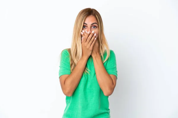 Blond Uruguayaans Meisje Geïsoleerd Witte Achtergrond Bedekken Mond Met Handen — Stockfoto