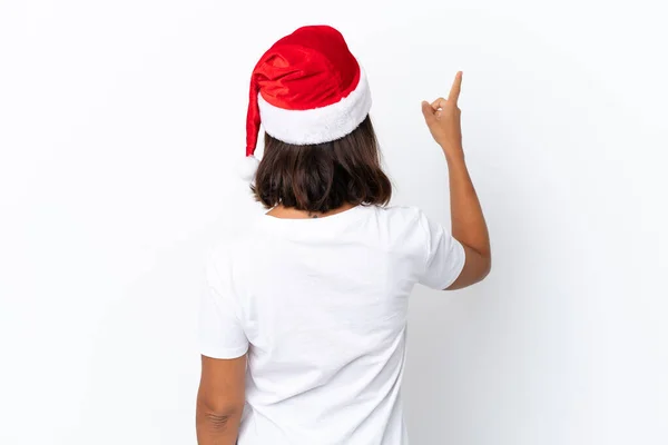 Jong Gemengd Ras Vrouw Vieren Kerstmis Geïsoleerd Witte Achtergrond Wijzend — Stockfoto