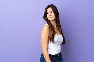 Mor bir geçmişi olan Brezilyalı bir genç kız. Portre