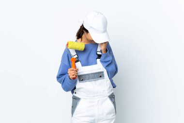 Ressam kadın izole edilmiş beyaz arka planda gülüyor