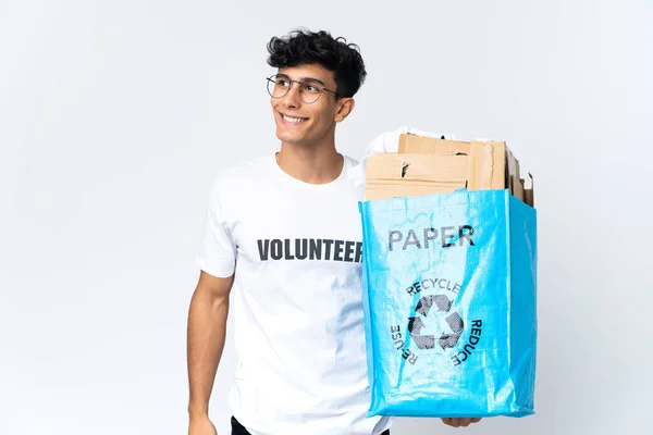 Joven Sosteniendo Una Bolsa Reciclaje Llena Papel Pensando Una Idea — Foto de Stock