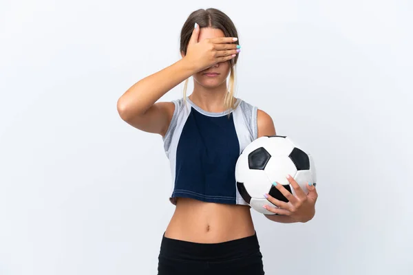 Mała Biała Dziewczynka Grająca Piłkę Nożną Odizolowana Białym Tle Zakrywająca — Zdjęcie stockowe