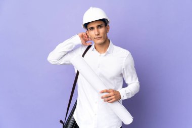 Genç mimar arka planda izole edilmiş şüpheleri var.