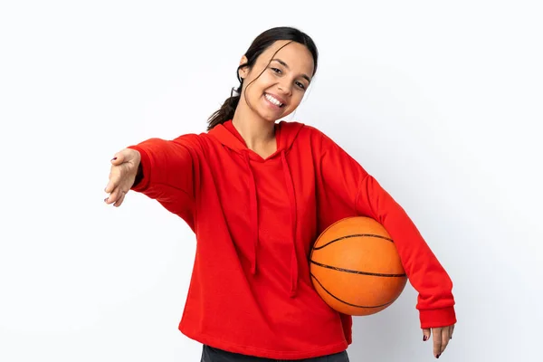 Giovane Donna Che Gioca Basket Sfondo Bianco Isolato Presentando Invitando — Foto Stock