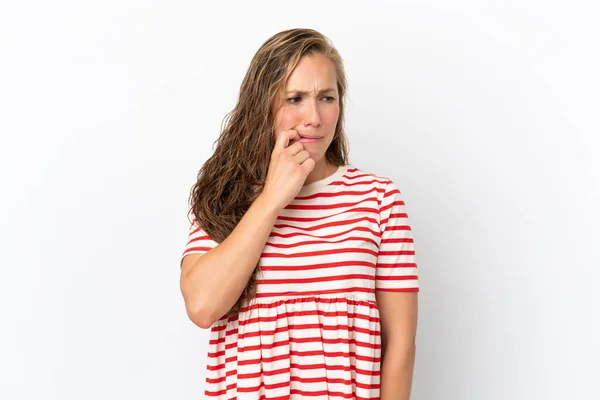 Jonge Blanke Vrouw Geïsoleerd Witte Achtergrond Nerveus Bang — Stockfoto