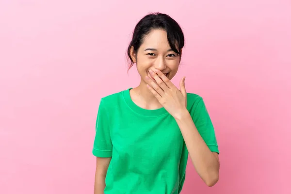 Junge Vietnamesin Isoliert Auf Rosa Hintergrund Glücklich Und Lächelnd Mund — Stockfoto