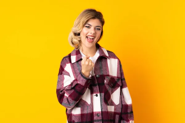 Young Russian Woman Isolated Yellow Background Shouting Mouth Wide Open — Stock Photo, Image
