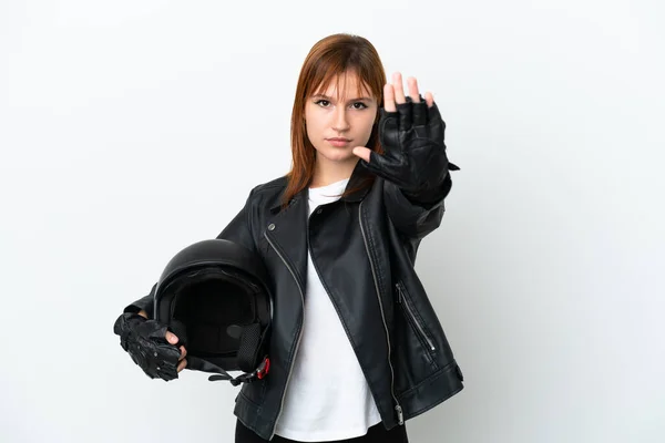 Roodharige Meisje Met Een Motorfiets Helm Geïsoleerd Witte Achtergrond Maken — Stockfoto
