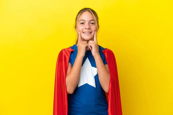 Super Hero Klein Meisje Geïsoleerd Gele Achtergrond Glimlachen Met Een — Stockfoto
