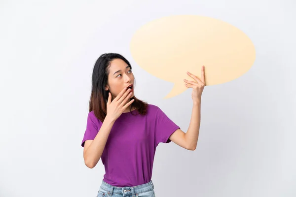 Young Vietnamese Woman Isolated White Background Holding Empty Speech Bubble — Stock Photo, Image