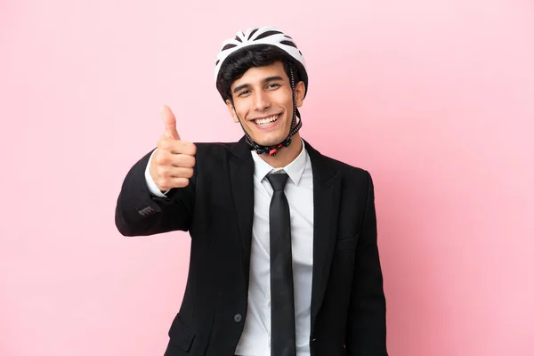 Empresario Argentino Con Casco Bicicleta Aislado Sobre Fondo Rosa — Foto de Stock