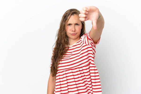 Mladá Běloška Žena Izolované Bílém Pozadí Ukazující Palec Dolů Negativním — Stock fotografie