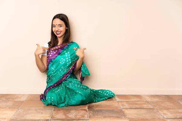 Young Indian Woman Sitting Floor Giving Thumbs Gesture — Stock Photo, Image