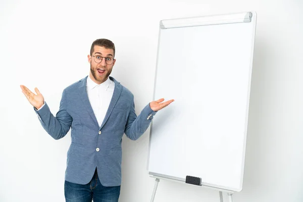 Junge Geschäftsfrau Hält Präsentation Auf Whiteboard Auf Weißem Hintergrund Mit — Stockfoto