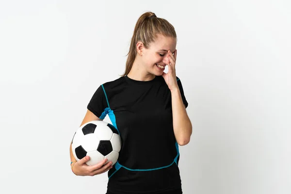 Genç Futbolcu Kadın Beyaz Arka Planda Izole Edilmiş Gülüyor — Stok fotoğraf