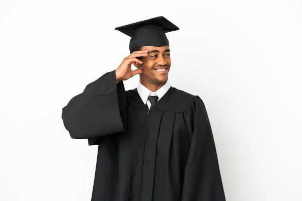 Afroamerikanische Universitätsabsolvent Mann Über Isolierten Weißen Hintergrund Hat Etwas Erkannt — Stockfoto