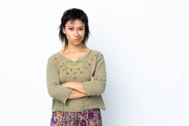 Genç Uruguaylı kız izole edilmiş beyaz bir arka planda üzgün