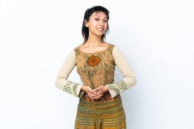 Genç Uruguaylı kız soyutlanmış beyaz arka plan gülüyor