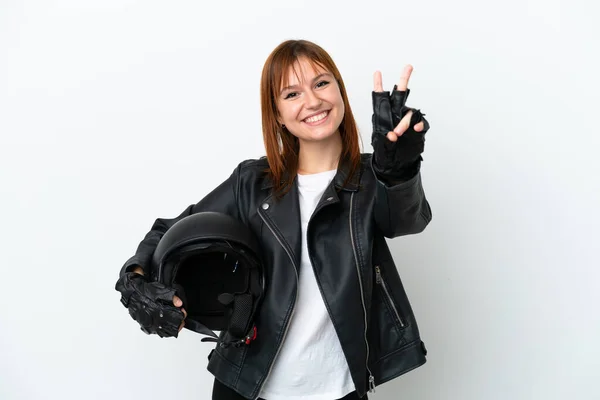 Roodharige Meisje Met Een Motorfiets Helm Geïsoleerd Witte Achtergrond Glimlachen — Stockfoto