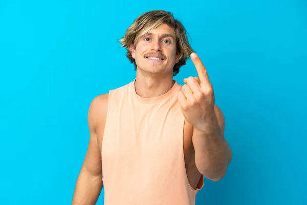 Handsome Blonde Man Isolated Blue Background Doing Coming Gesture — Stockfoto