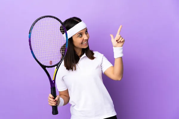 Zole Edilmiş Arka Planda Genç Bayan Tenis Oyuncusu Işaret Parmağı — Stok fotoğraf