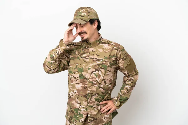 Soldat Man Isolerad Vit Bakgrund Skrattar — Stockfoto