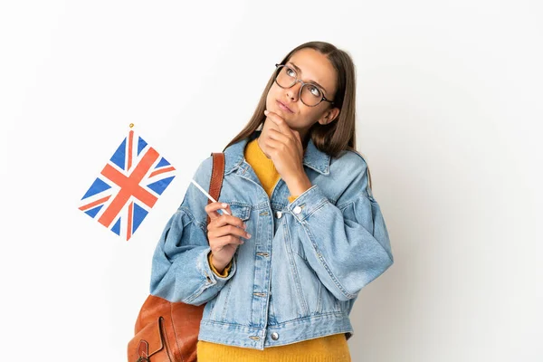 Mujer Hispana Joven Sosteniendo Una Bandera Del Reino Unido Sobre — Foto de Stock