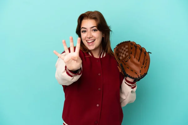 若いですRedhead女性遊びます野球孤立した上の青背景幸せとカウント4とともに指 — ストック写真
