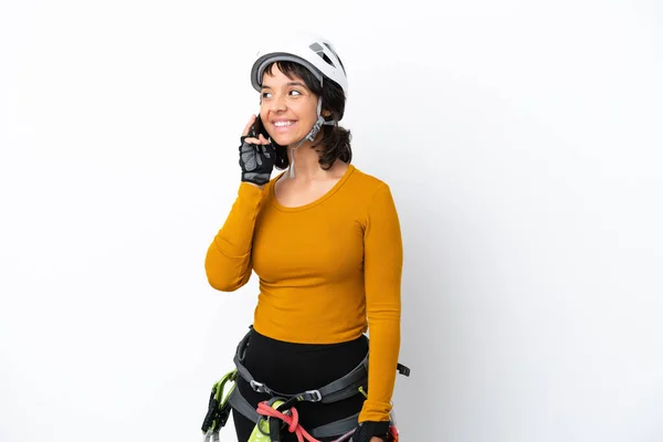 Genç Bayan Dağcı Beyaz Arka Planda Izole Edilmiş Cep Telefonuyla — Stok fotoğraf